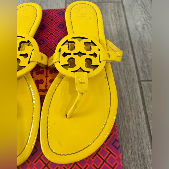 🐝Authentic Tory Burch Miller Sandals & Box Sz10 Patent Yellow💛 - Picture 4 of 6